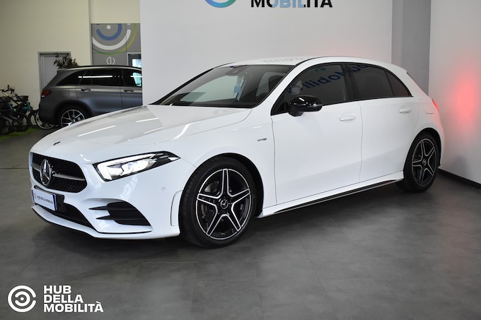 MERCEDES-BENZ A 180 d Automatic Premium Night Edition